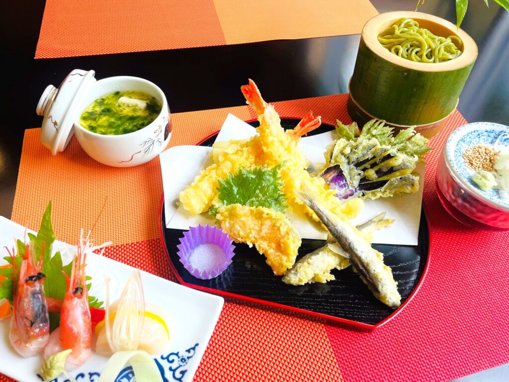 インディペンデンスヴィレッジ成城西の御膳|天ぷら盛り合わせと竹筒そば・季節の前菜を楽しむ和食膳